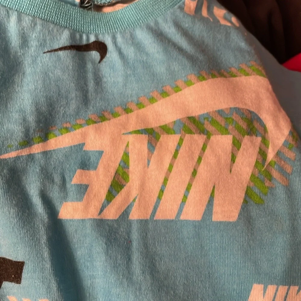3 Nike Onesies - Picture 4 of 7